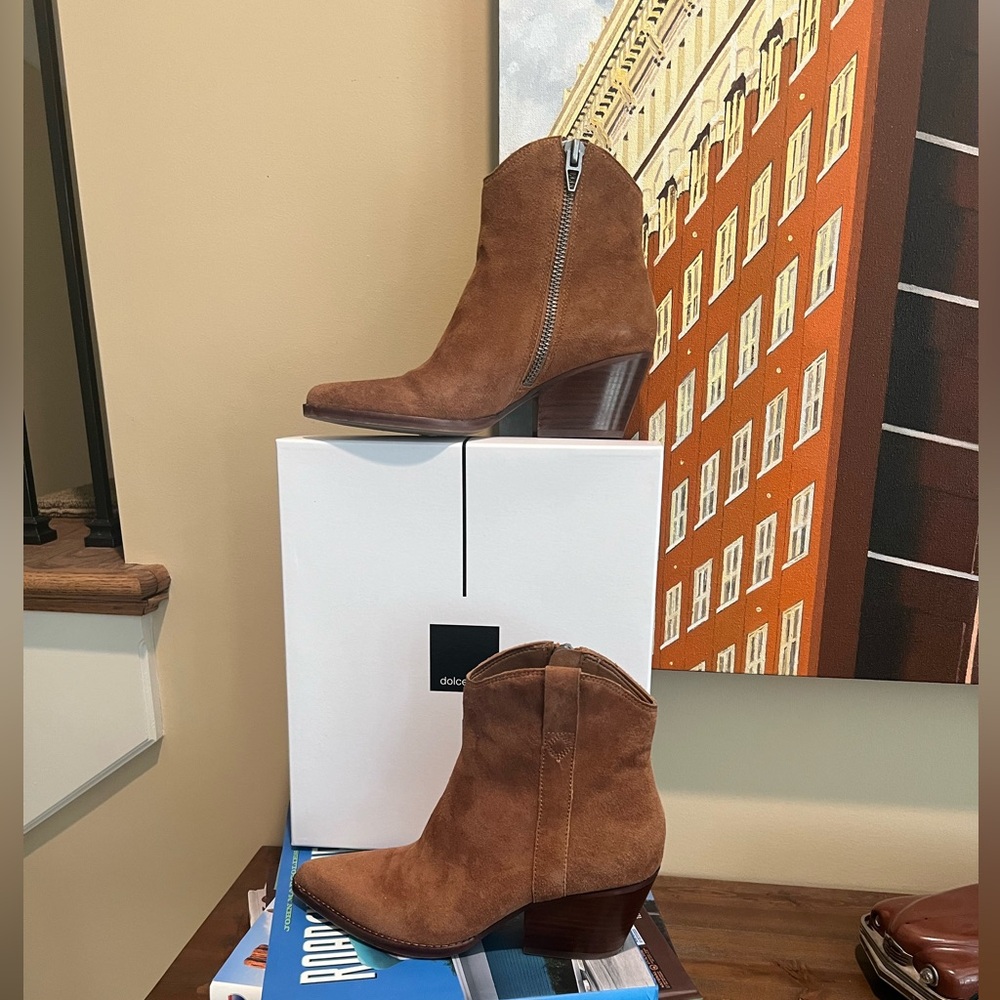 Dolce Vita Serra classic western-inspired boots, side zip.